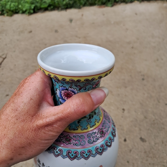 Vibrant Porcelain Vase with Scenic Design - Picture 8 of 8